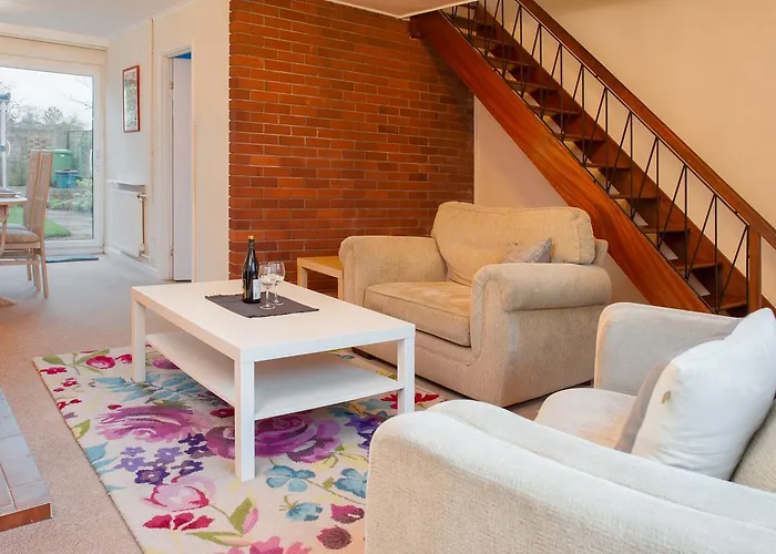 Mycityhaven - The Chippings - Village Life In The Prázdninový dům